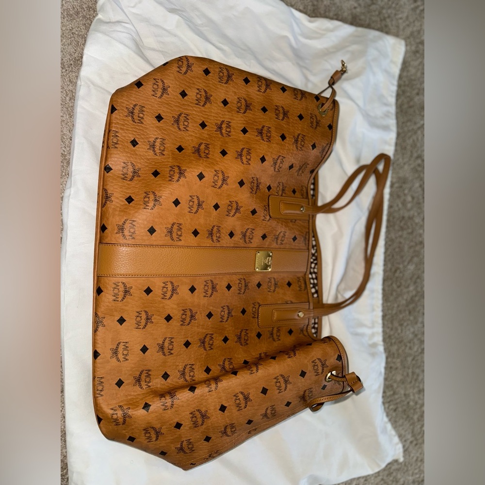 MCM Reversible Liz Shoulder Bag Large Cognac Leather
